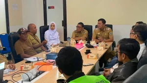 camat pancoran (iqbal idham ramid) dan jajaran melaksanakan giat rapat koordinasi pengelolaan b